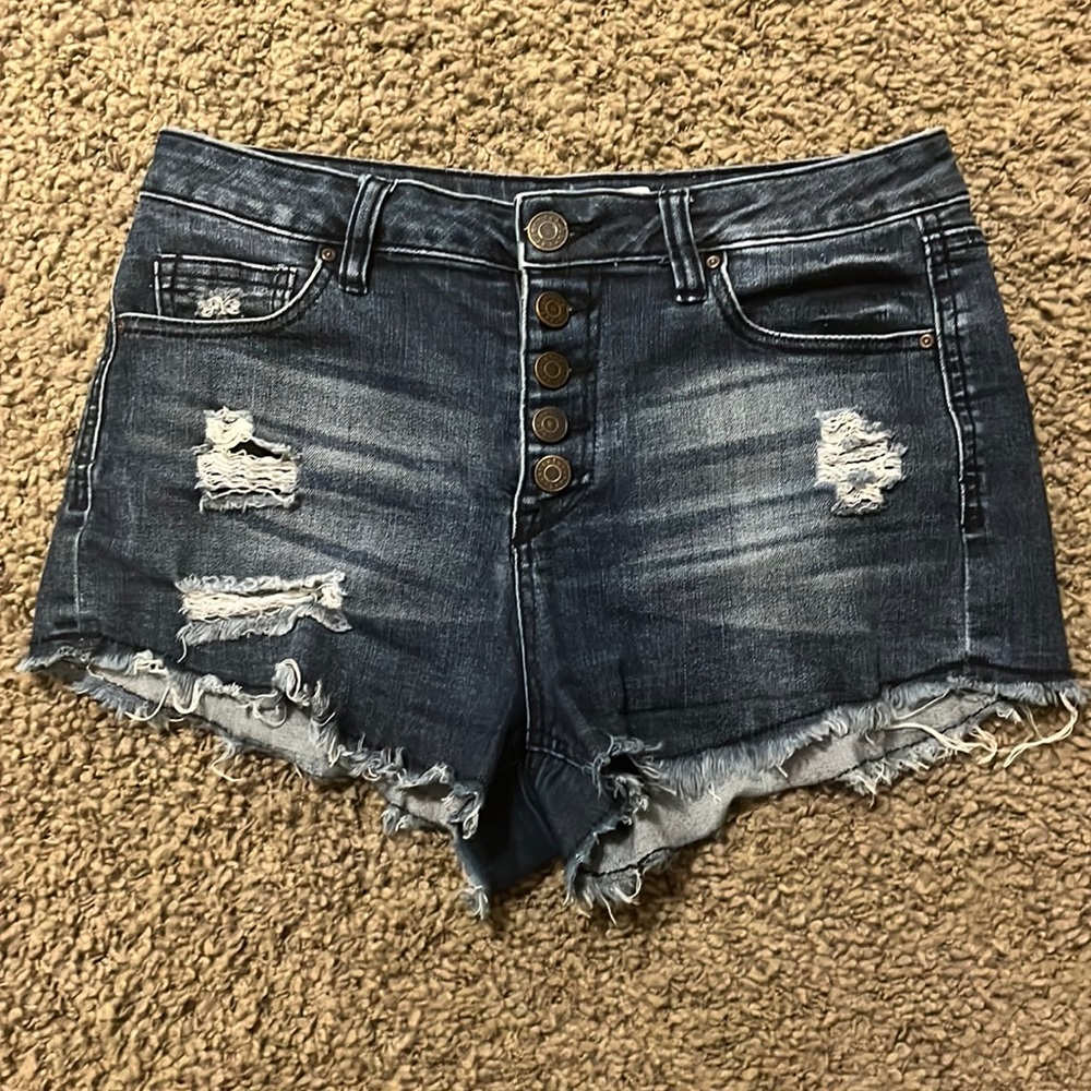 Jean shorts distressed